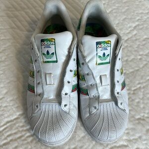 Adidas Sneakers Superstar, Hawaii Style, No laces, Size 5 1/2